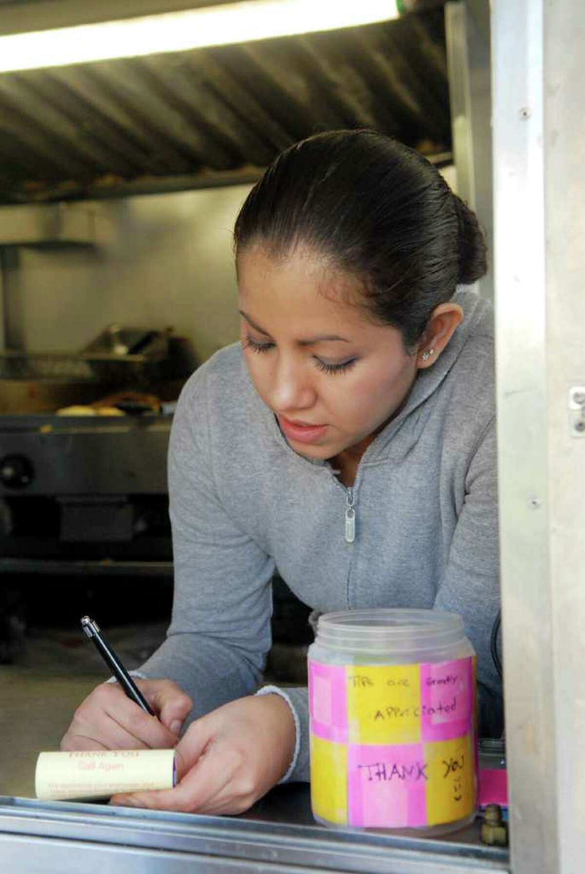 the-dart-taco-truck-a-food-destination