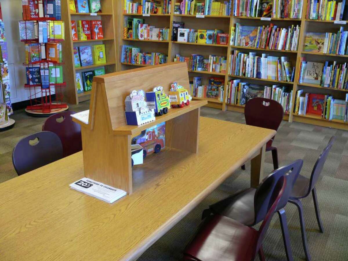 New chapter Fairfield U. opens downtown bookstore