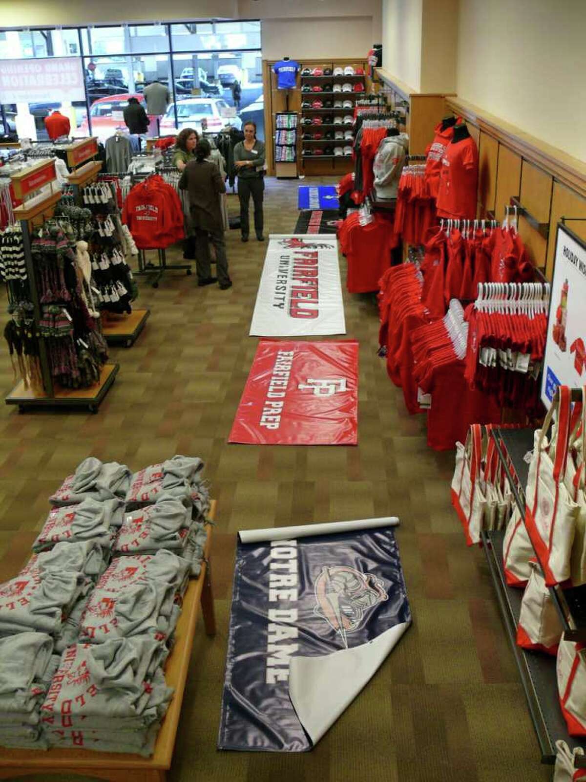 New chapter Fairfield U. opens downtown bookstore