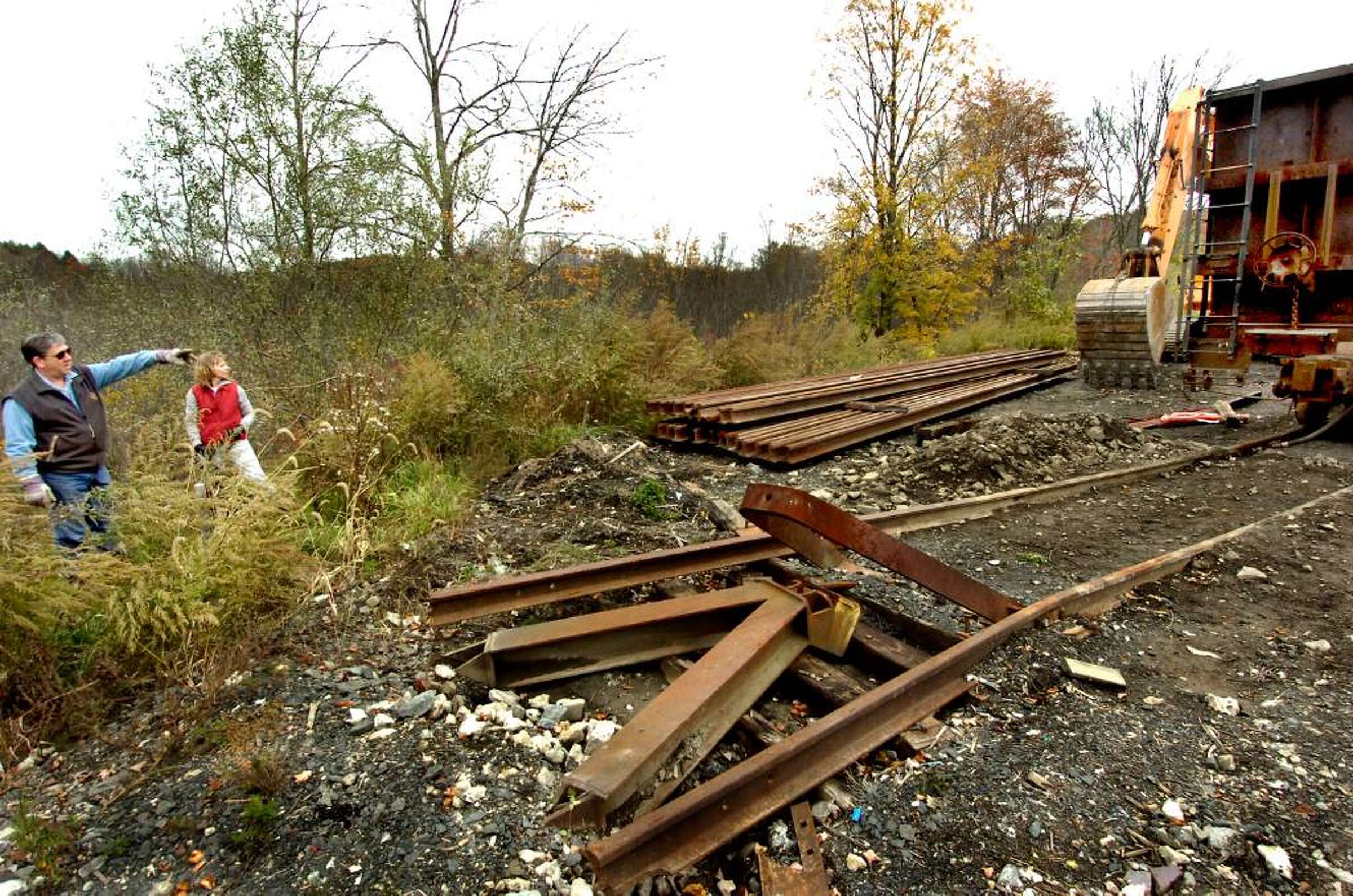 Neighbors request input in Housatonic Railroad's violation hearings