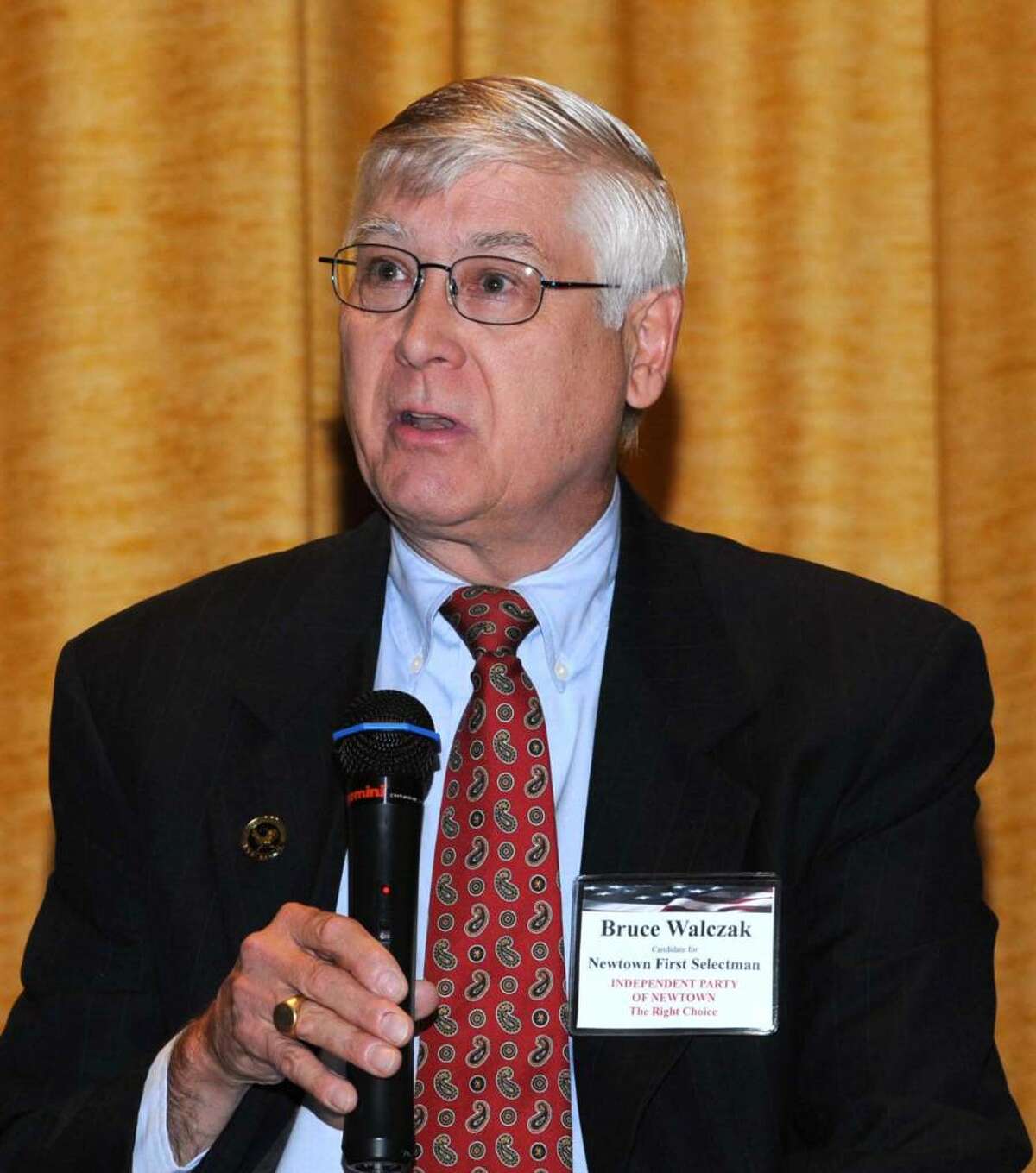 Newtown candidates bring different approaches to debate