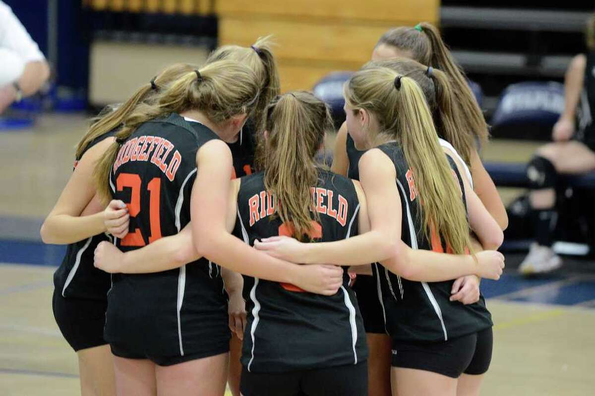 Ridgefield tops Danbury, 30 in FCIAC volleyball quarterfinals