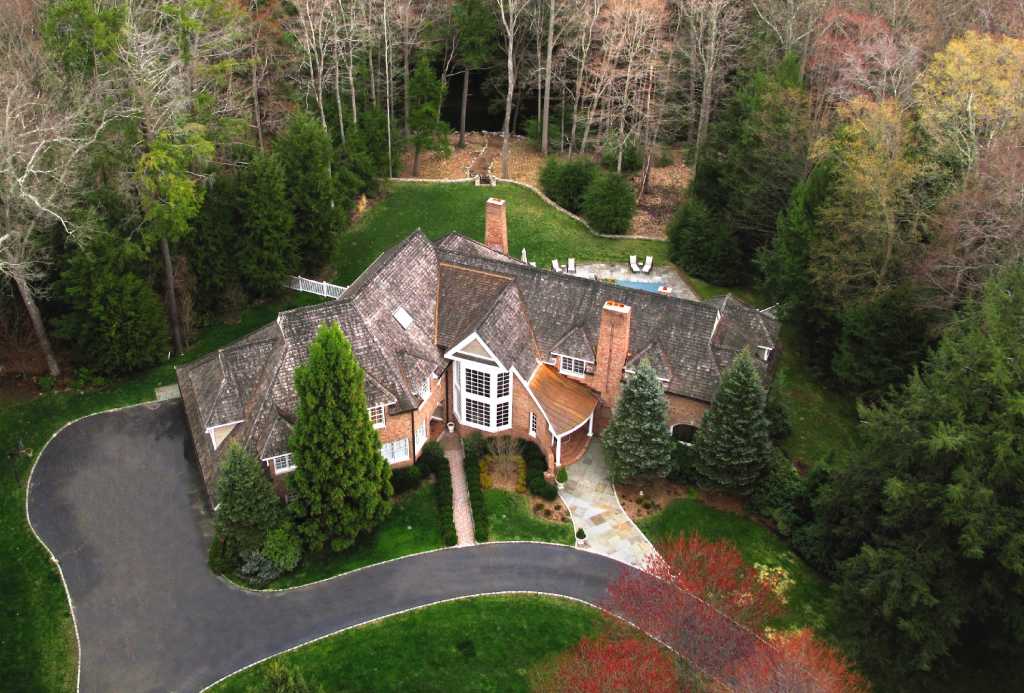 Hemlock Ridge Colonial, beauty inside and out