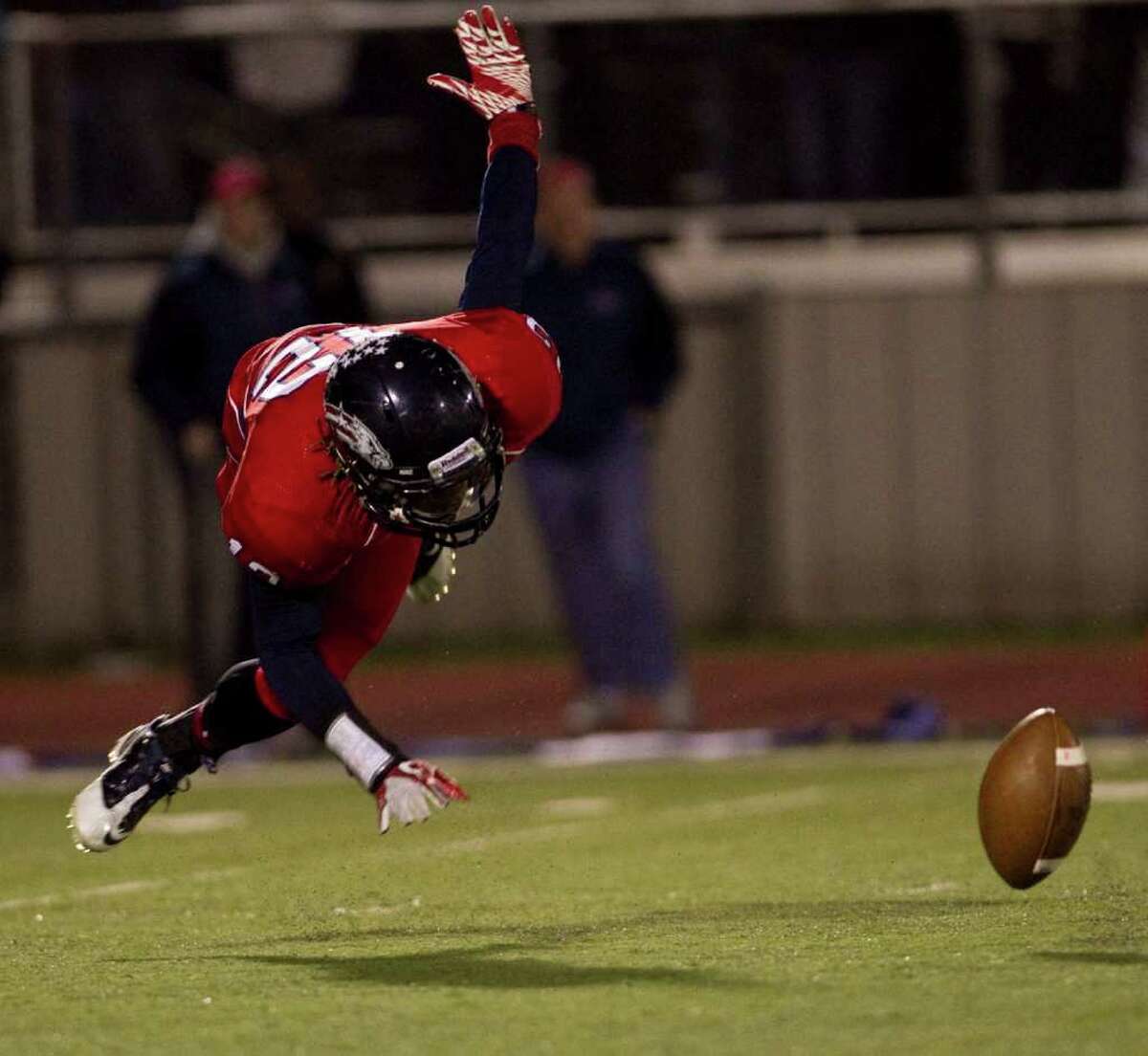 Manvel Pounds Dawson To Clinch Perfect Regular Season 