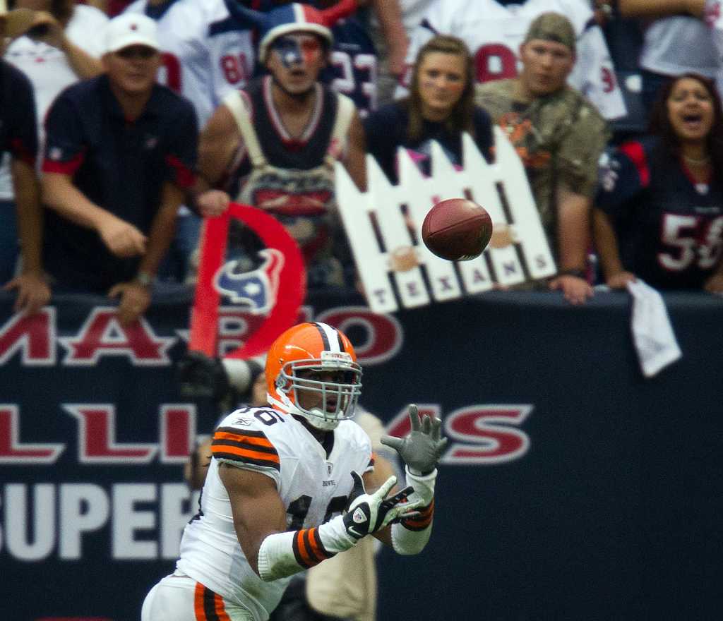 Cleveland Browns' Shawn Lauvao (66) and Houston Texans' Brian