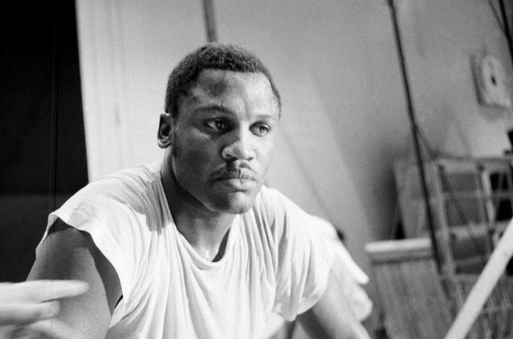 Boxer Frazier, 67, dies