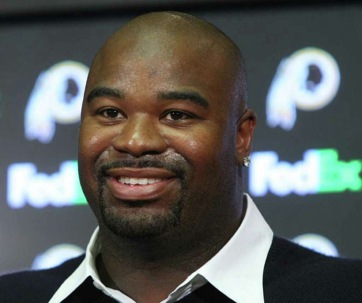 Redskins, Titans talk deal for Haynesworth