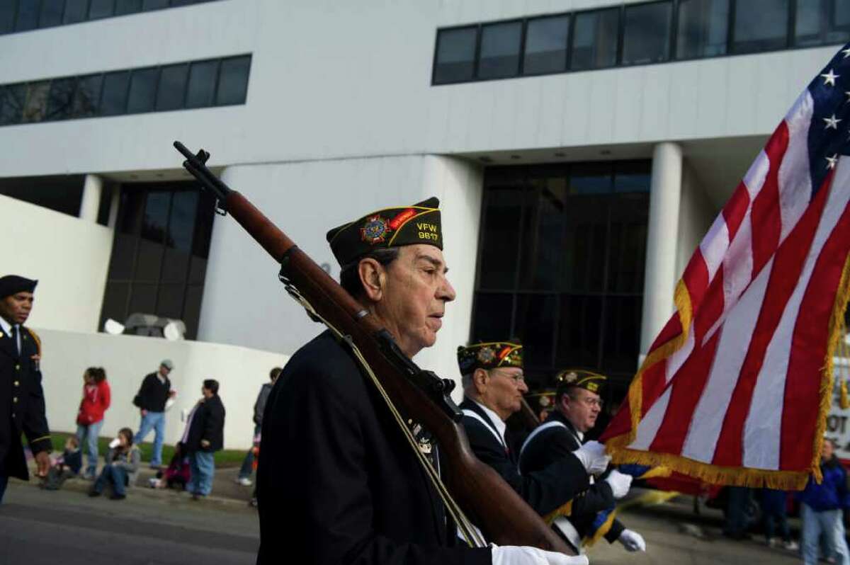 Are nyc schools closed on veterans day today