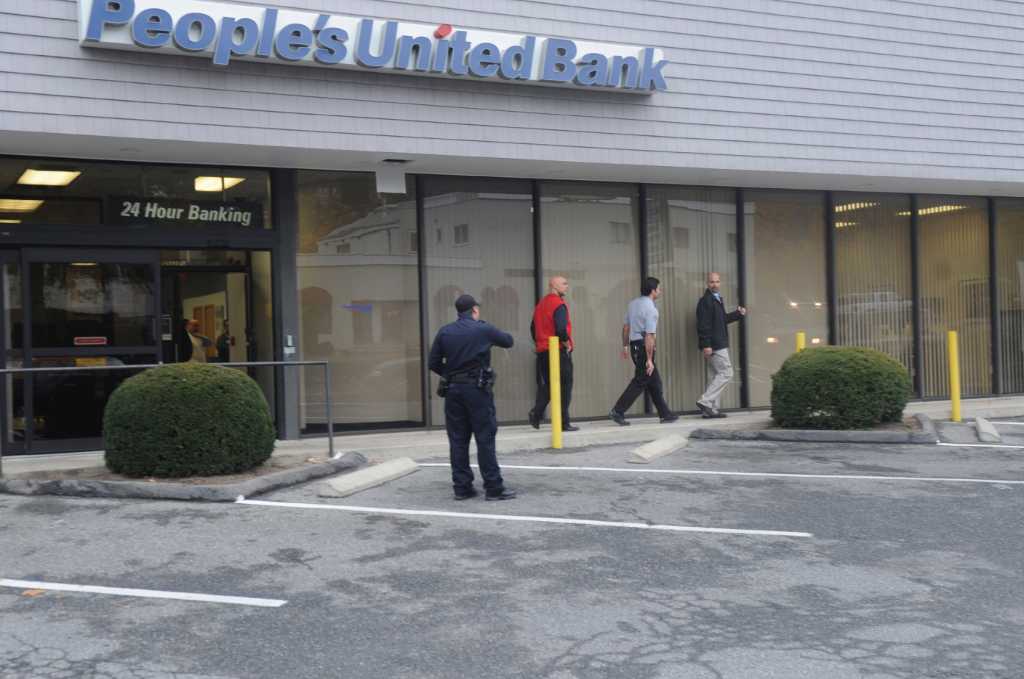 Bank Attack In Riverside Bank robbed in Riverside