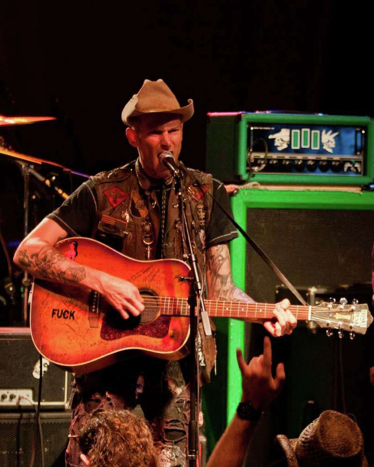 Country music star Hank 3 tours on strength of three new albums