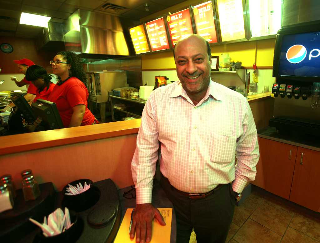 Tomatillo Taco Joint brings new taste to downtown Bridgeport