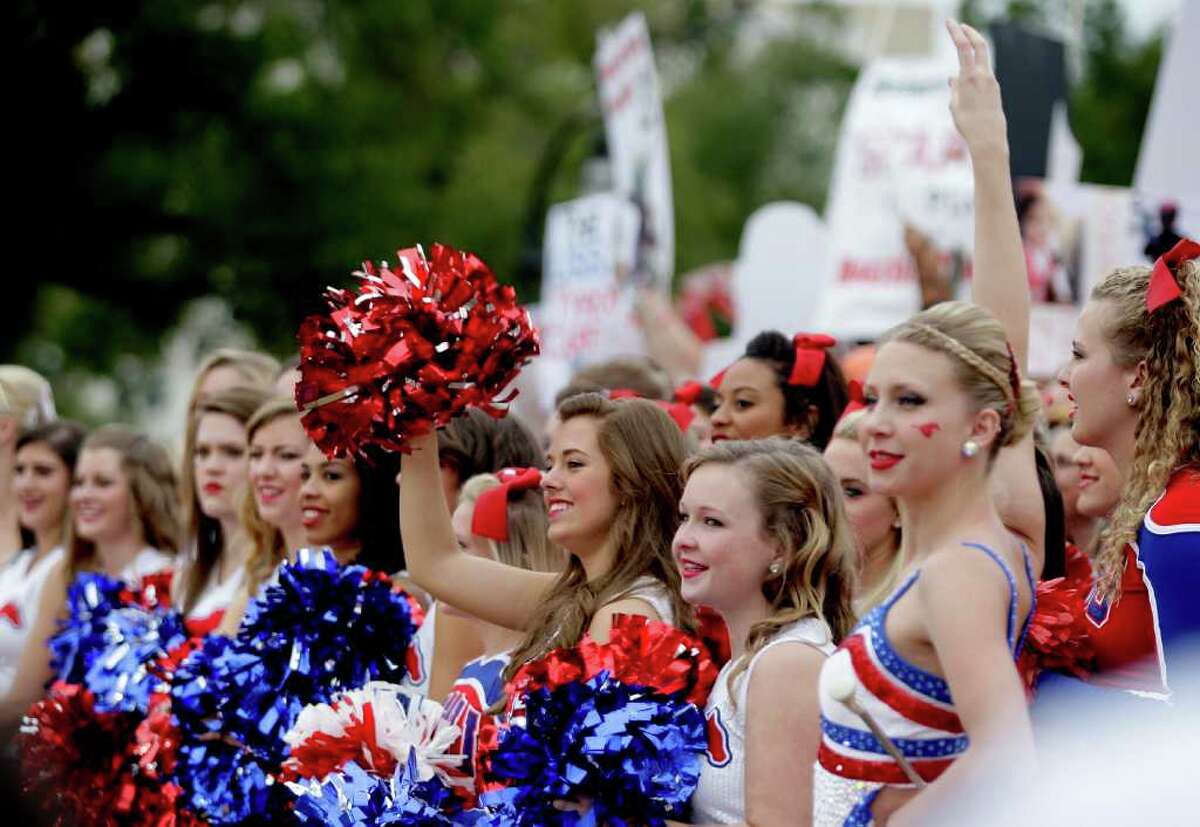 UH gets its GameDay face on