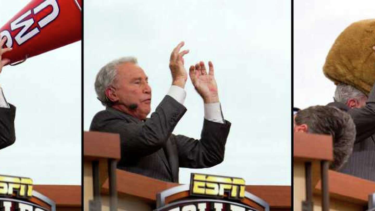 Wc Lettering Logo Analyst drops four-letter word that wasn't ESPN