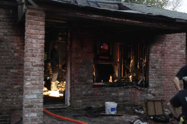 Man Dies In Ne Houston House Fire