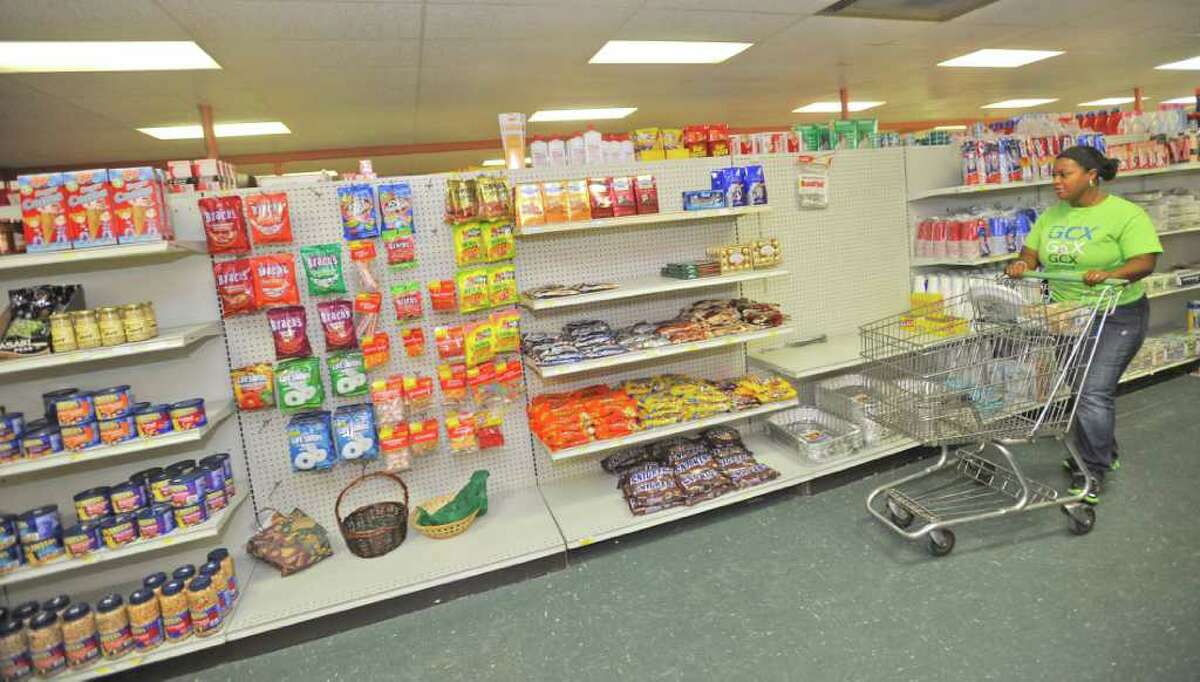 SETX couple shops, delivers groceries for busy moms and professionals