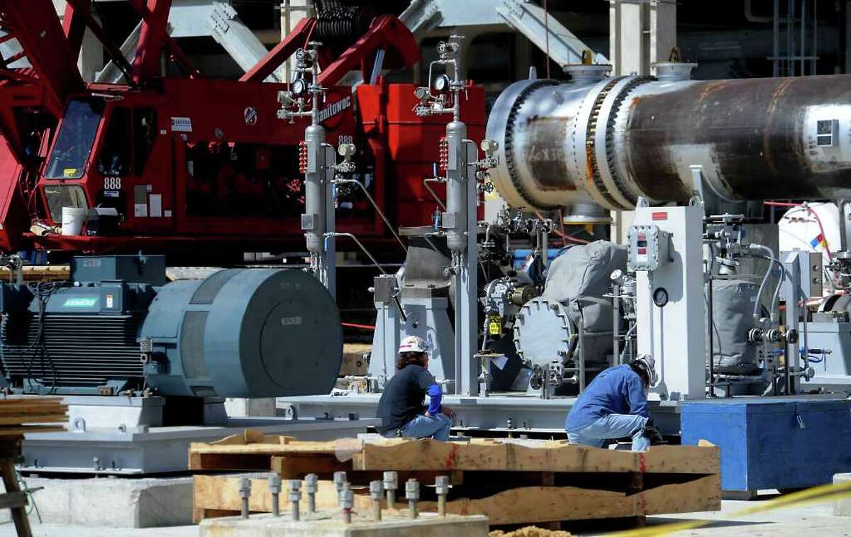 Motiva to layoff 500 as expansion nears completion