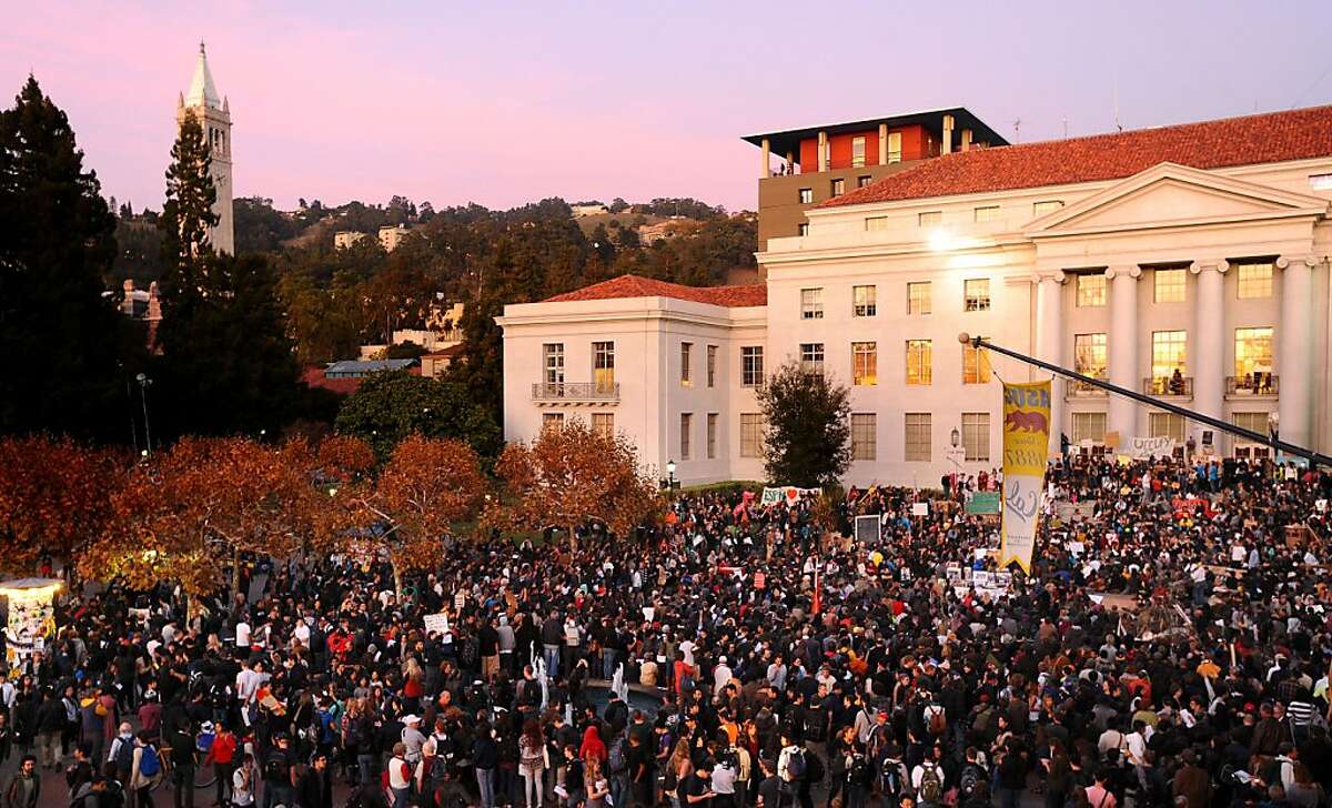 Huge Protest At Uc Berkeley Vote To Set Up Camp 