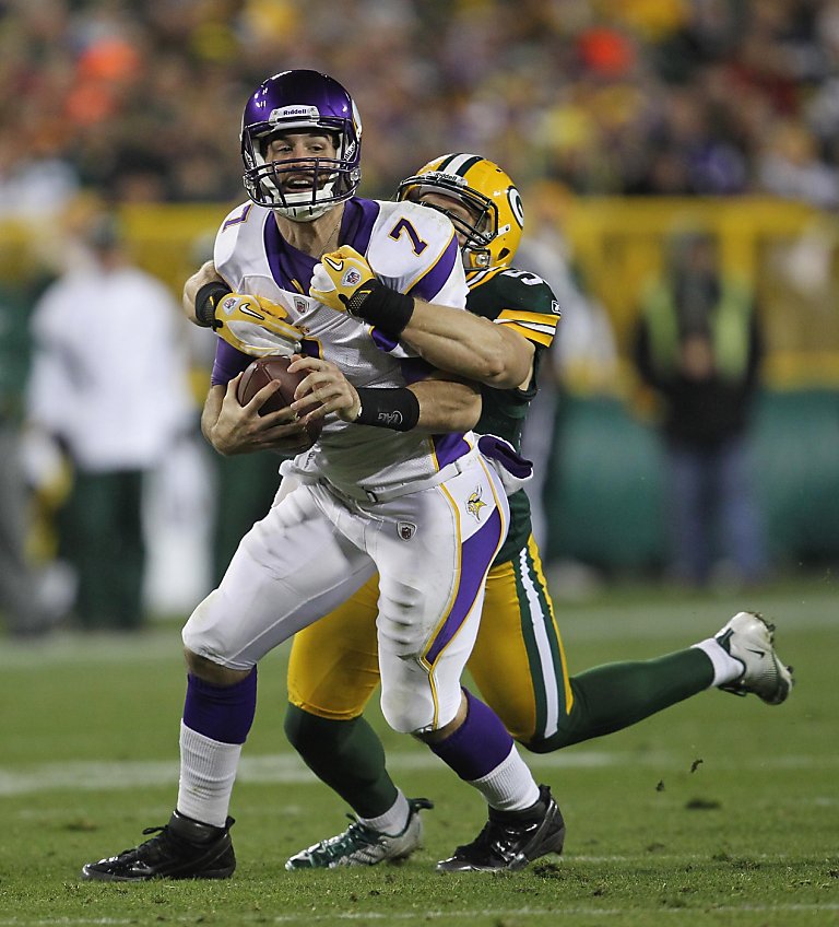 Aaron Rodgers throws 4 TDs, Packers beat Vikings 45-7