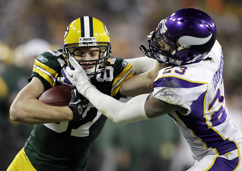 Aaron Rodgers throws 4 TDs, Packers beat Vikings 45-7