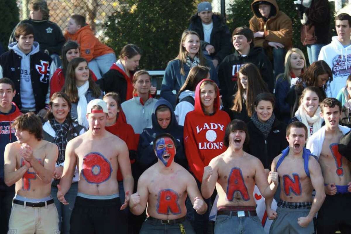 Foran vs Law: Annual Thanksgiving Football Game – the mane street