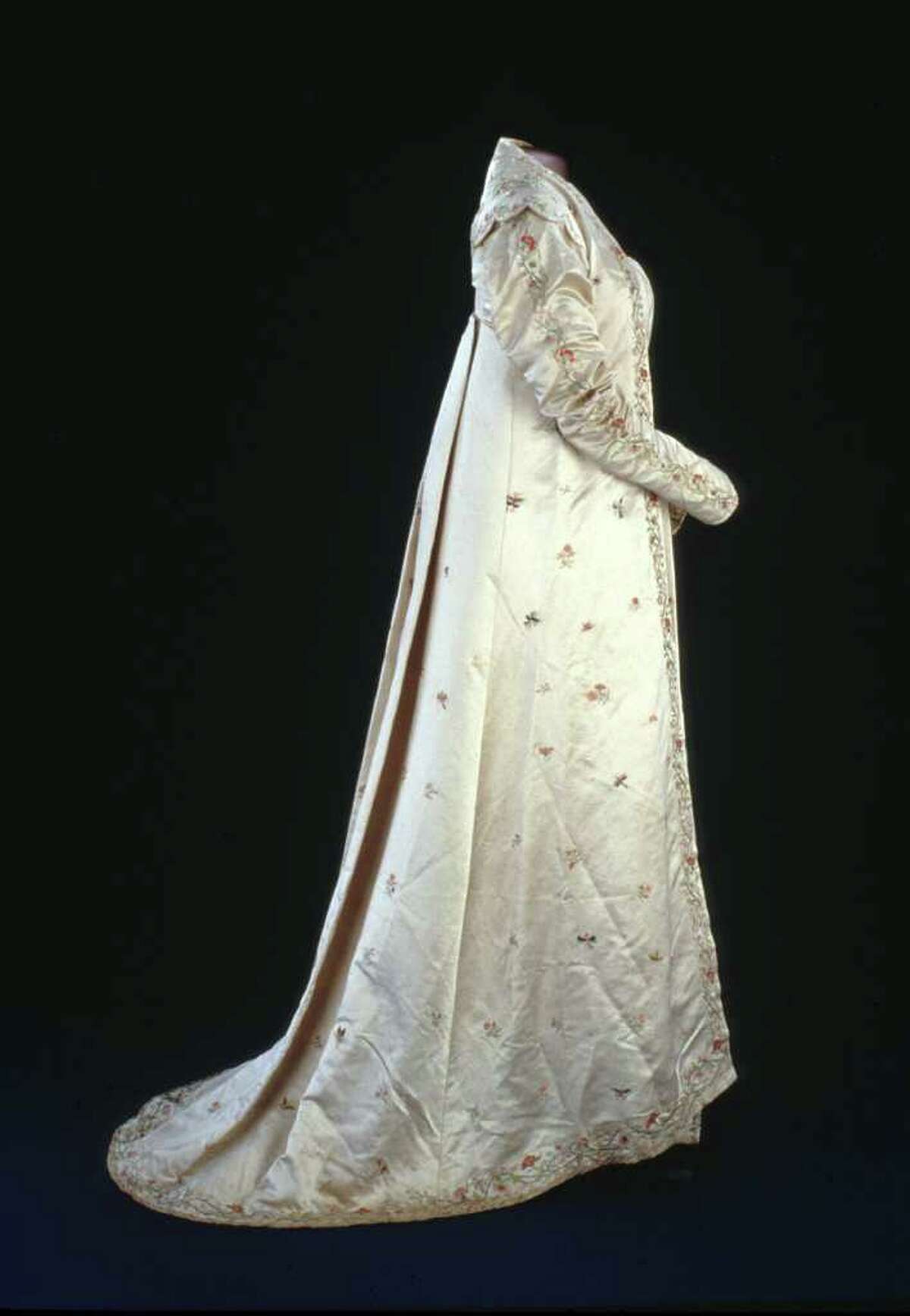 First ladies' gowns take center stage at the Smithsonian