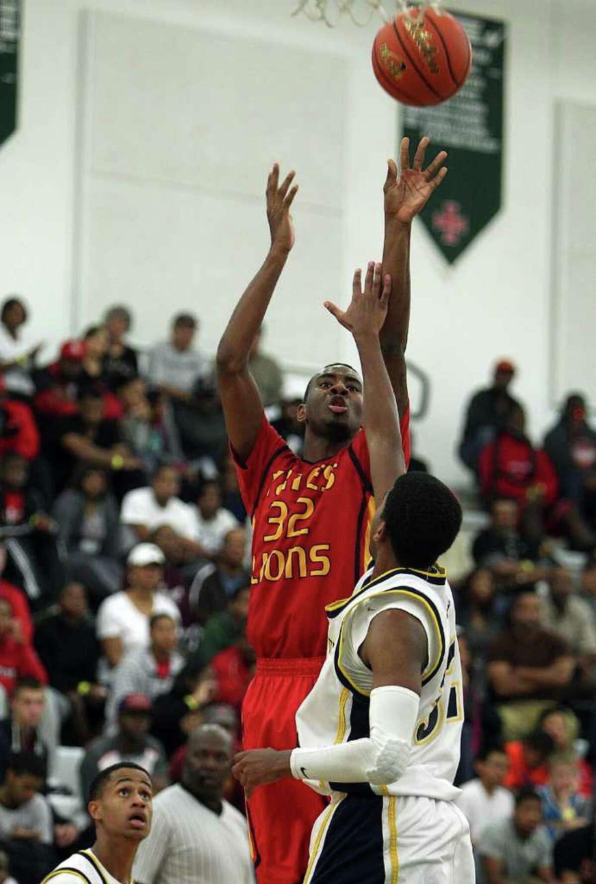 Westbury Christian Boys Beat Yates 97-80