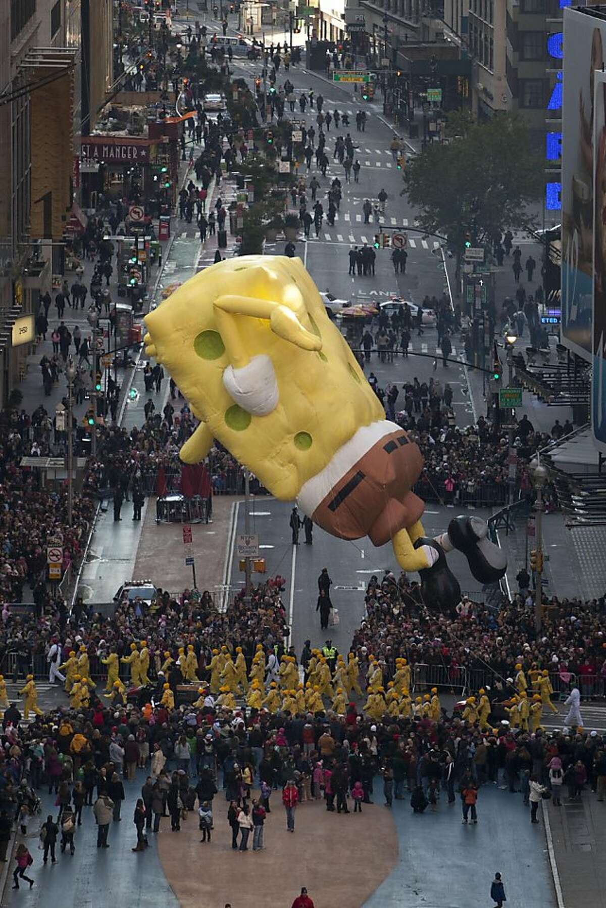 Macy's parade draws millions to streets of N.Y.