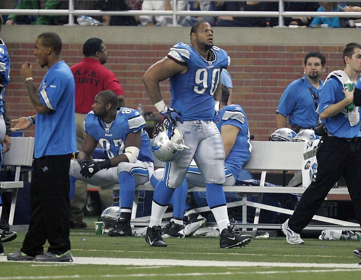 Ndamukong Suh Suspended for Detroit Lions Playoff Game, News