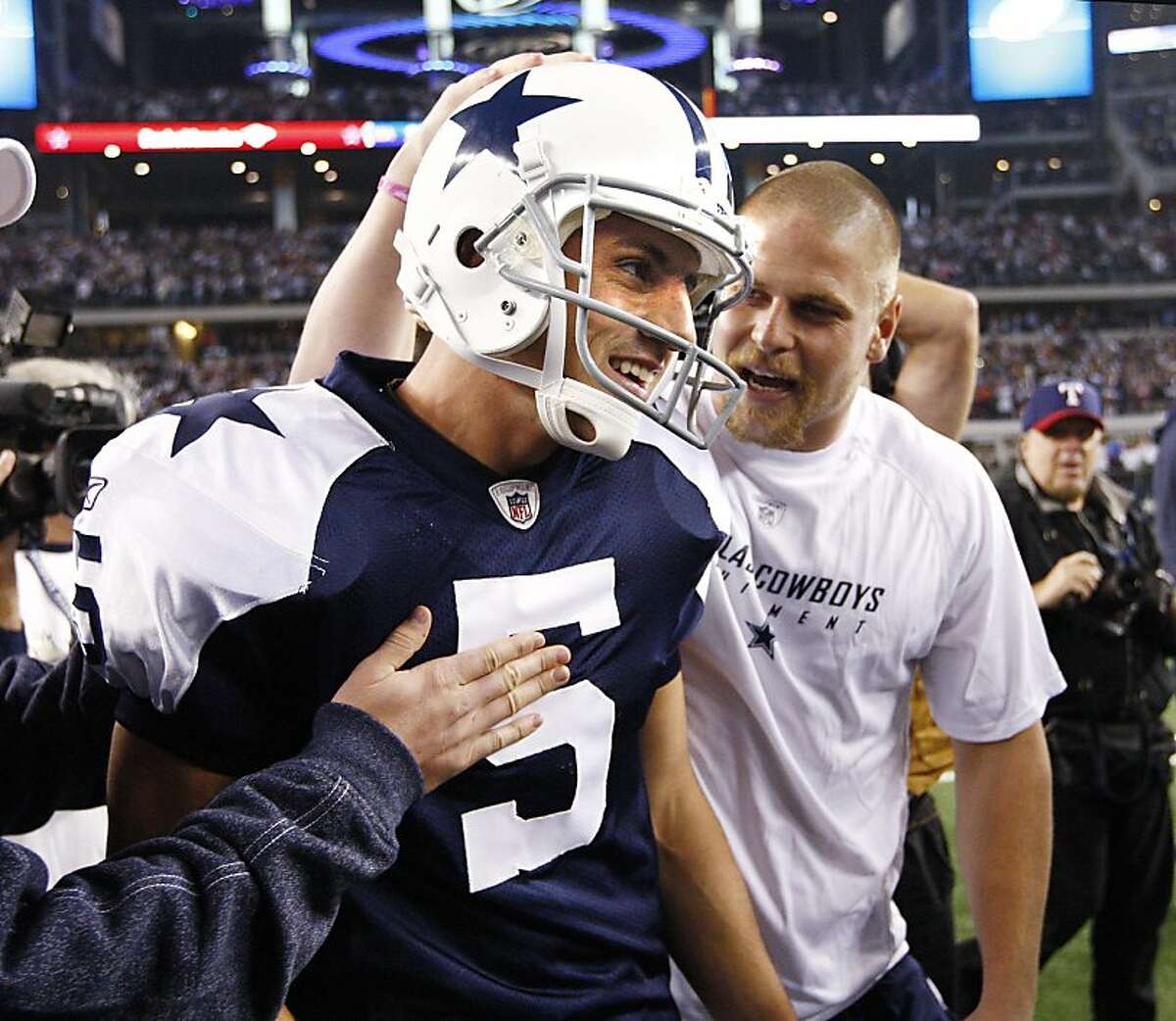 Dallas wins on lastsecond field goal