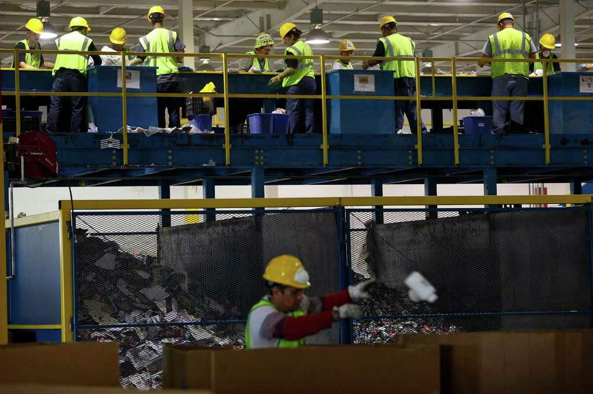 San Antonio steps up recycling