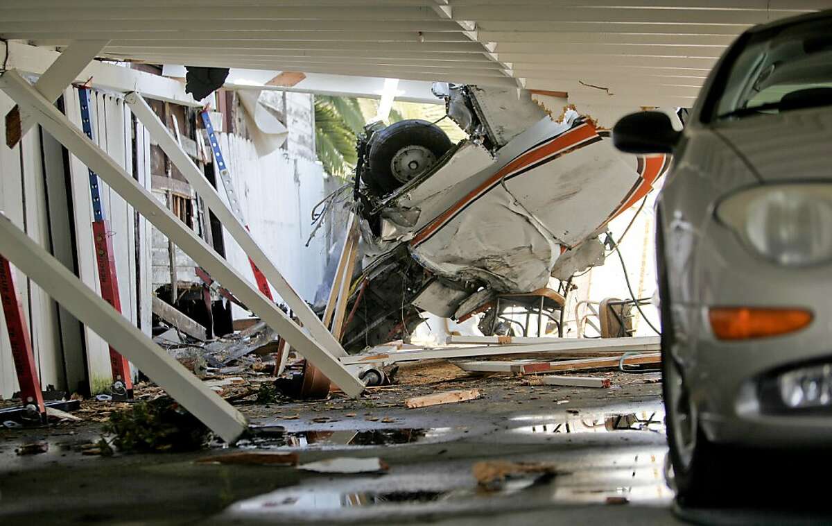 3 Tesla workers die in East Palo Alto plane crash