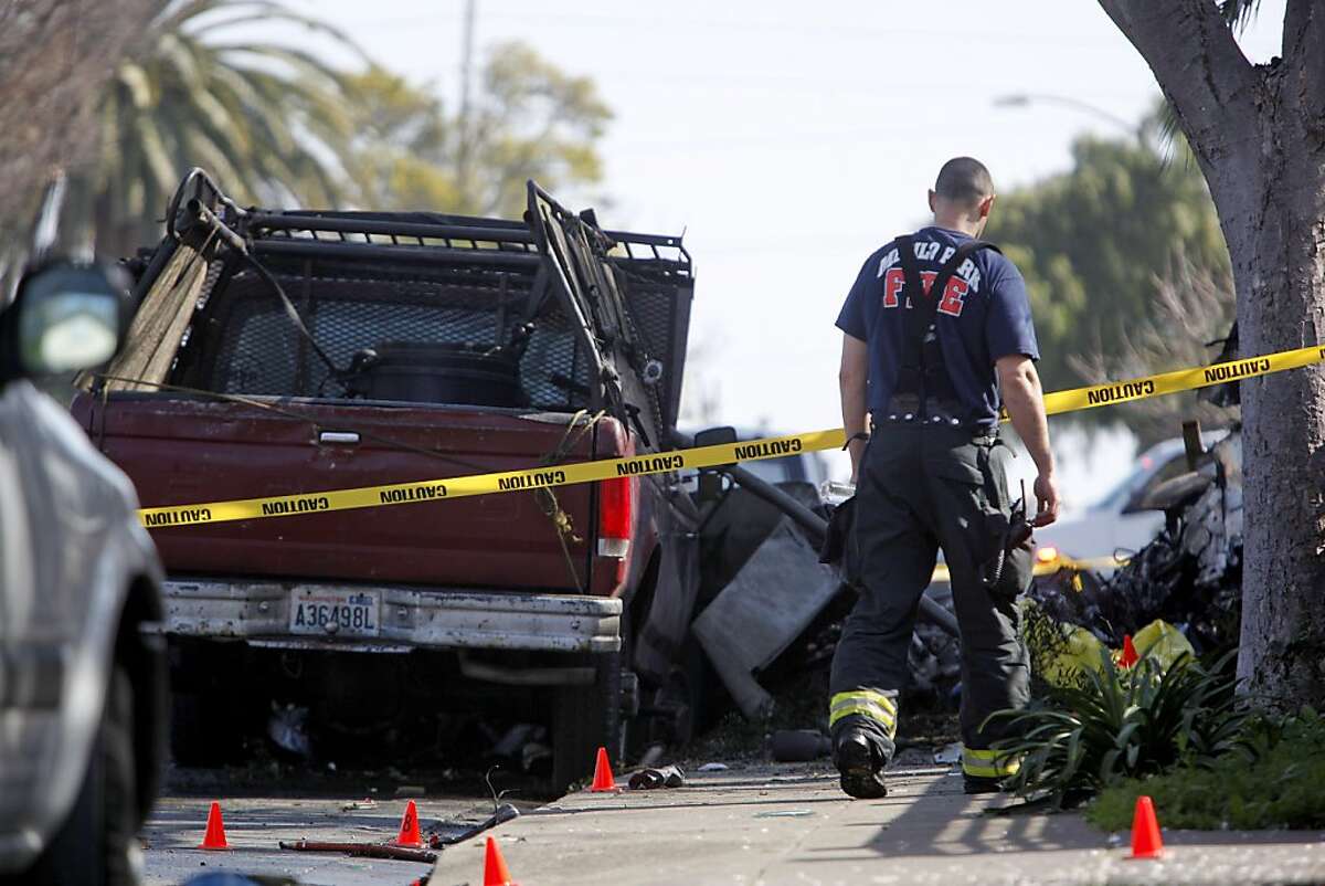 3 Tesla workers die in East Palo Alto plane crash