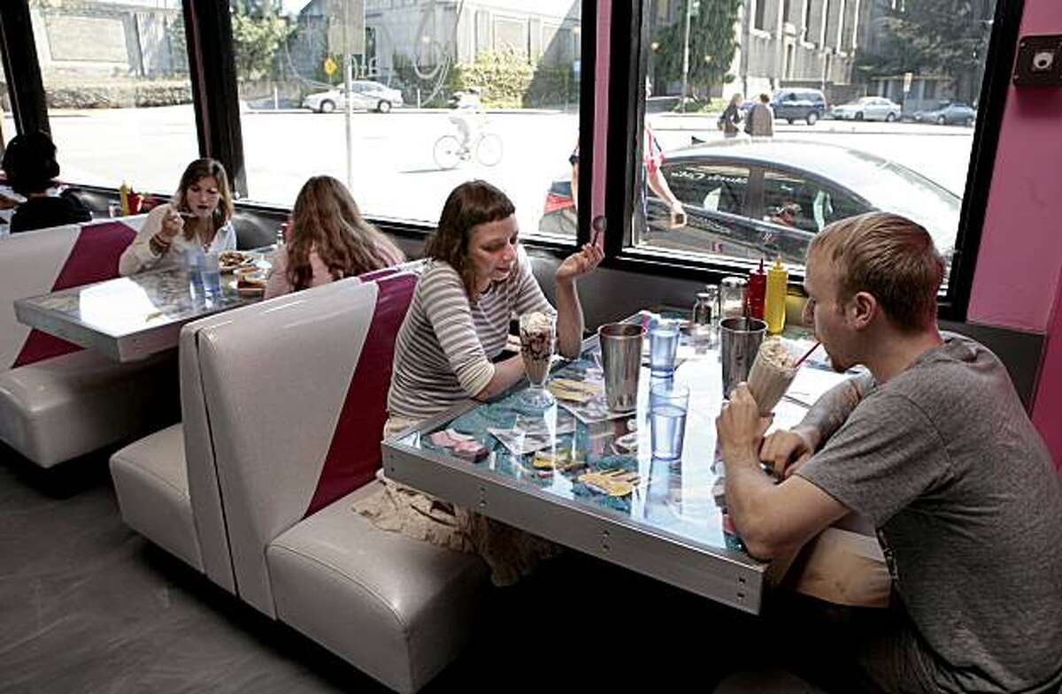 Saturn Cafe, Berkeley