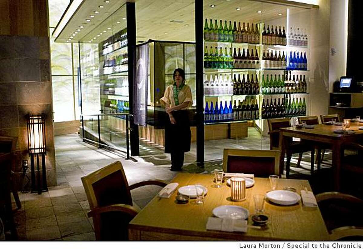 The main dining room in the new location of the Japanese restaurant Ozumo features a sleek design in Oakland, Calif. on Tuesday, February 17, 2009.