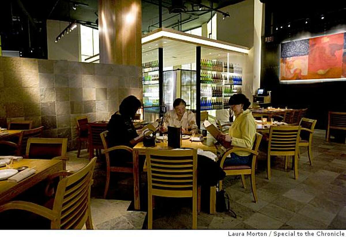 The main dining room in the new location of the Japanese restaurant Ozumo features a sleek design in Oakland, Calif. on Tuesday, February 17, 2009.