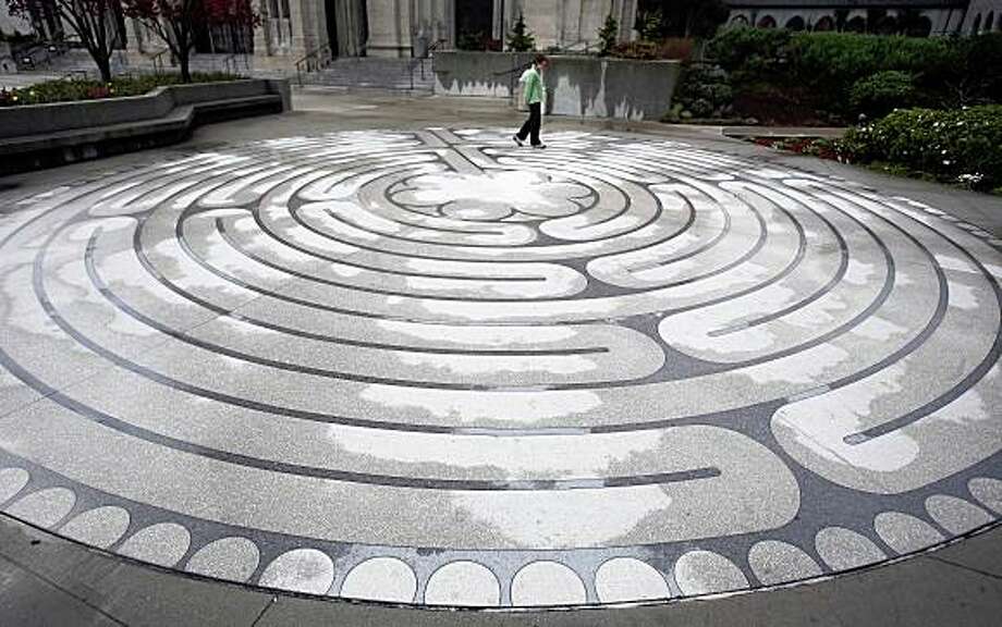 Labyrinth offers twist to church visit - SFGate