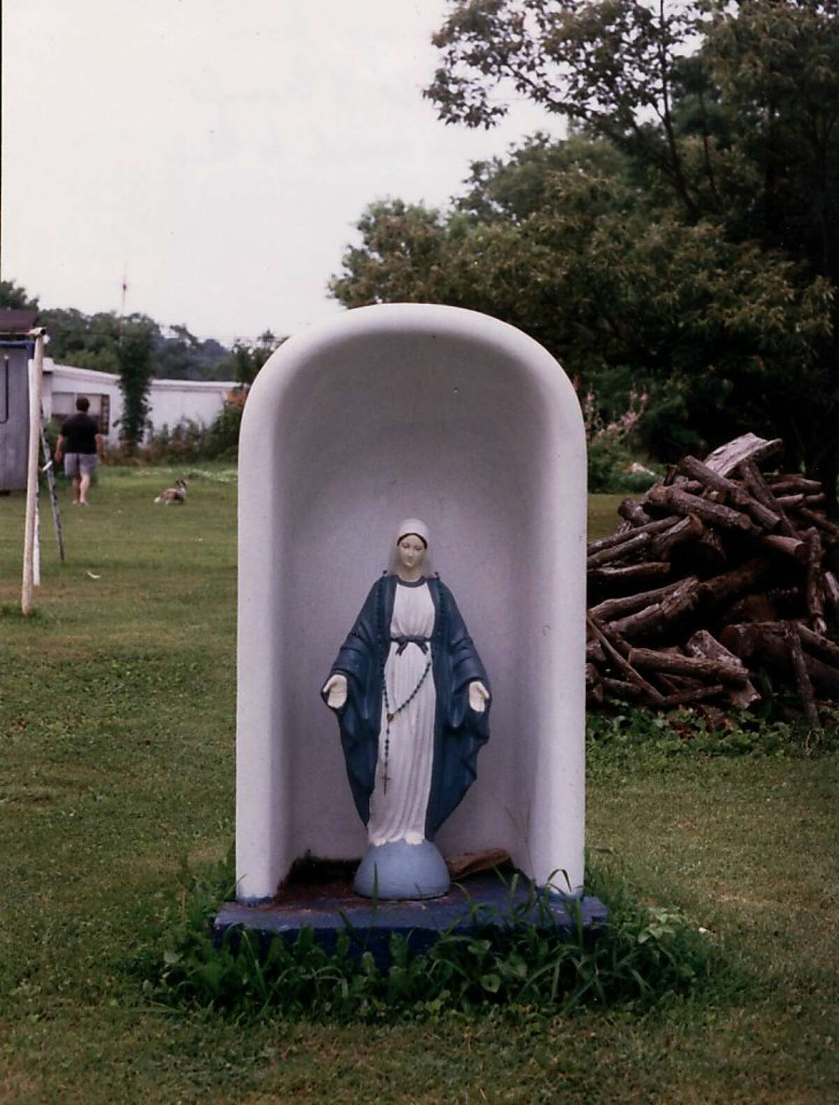 Kentucky's Bathtub Marys homespun lawn shrines