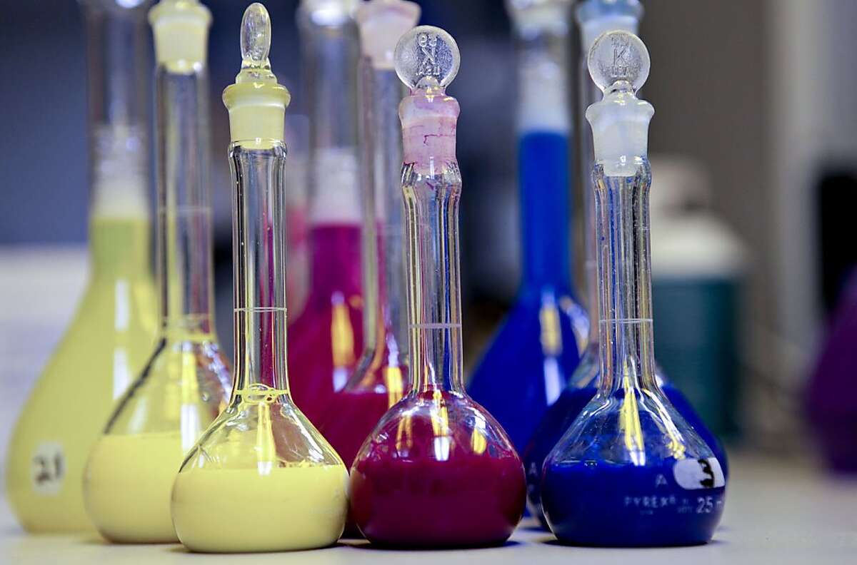 Eastman Kodak tries to keep focus on digital