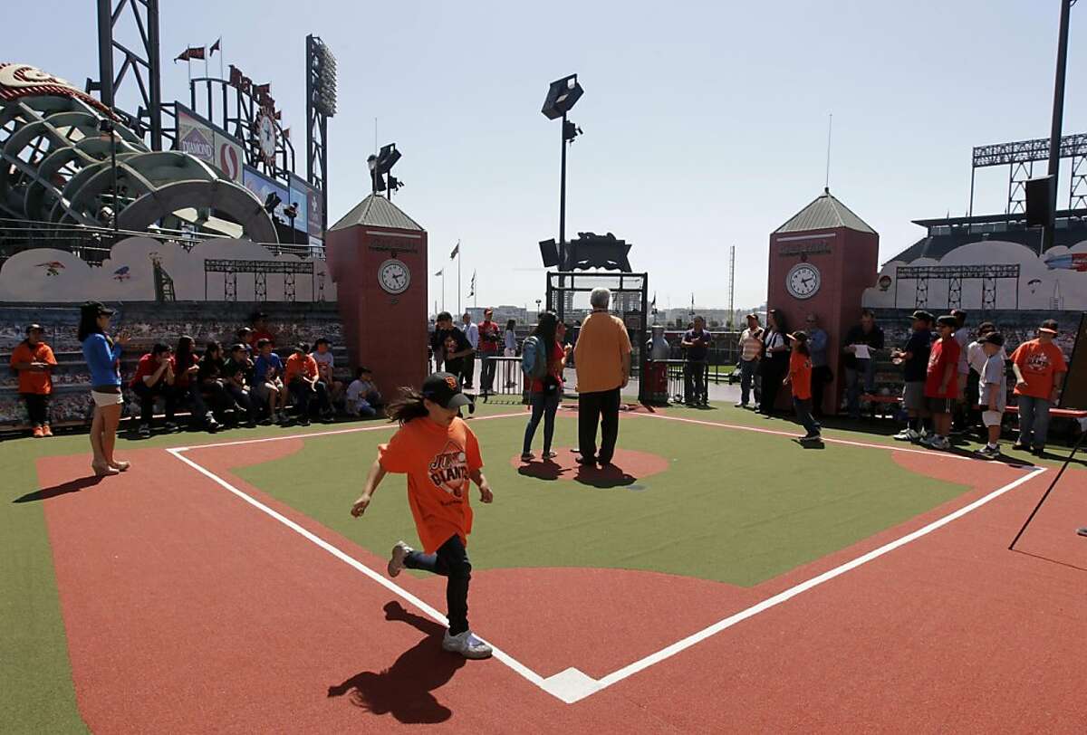 Kids learn a Giant financial baseball lesson