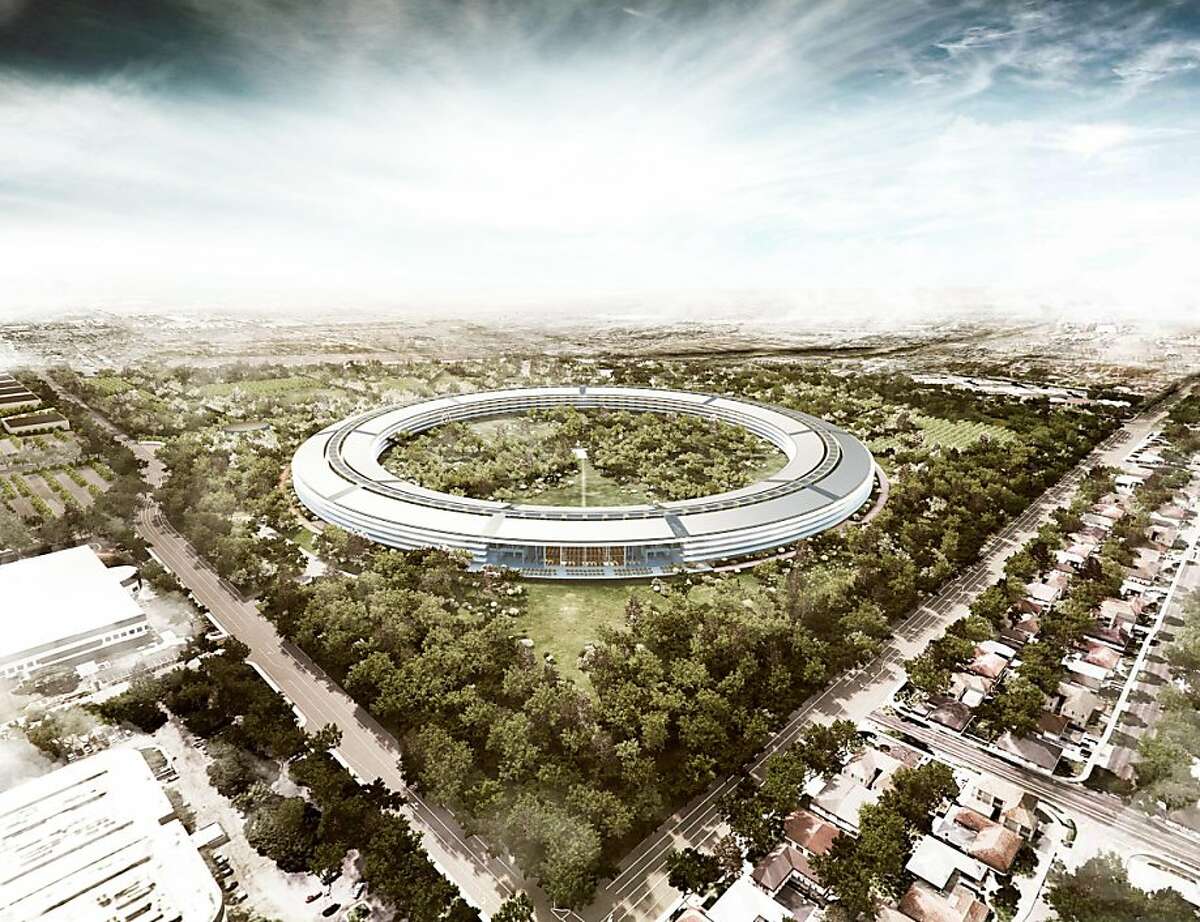 Instead of a traditional corporate campus, Apple hopes to expand in Cupertino with a single building for 12,000 workers -- a round structure with a futuristic design that Steve Jobs likens to a spaceship.