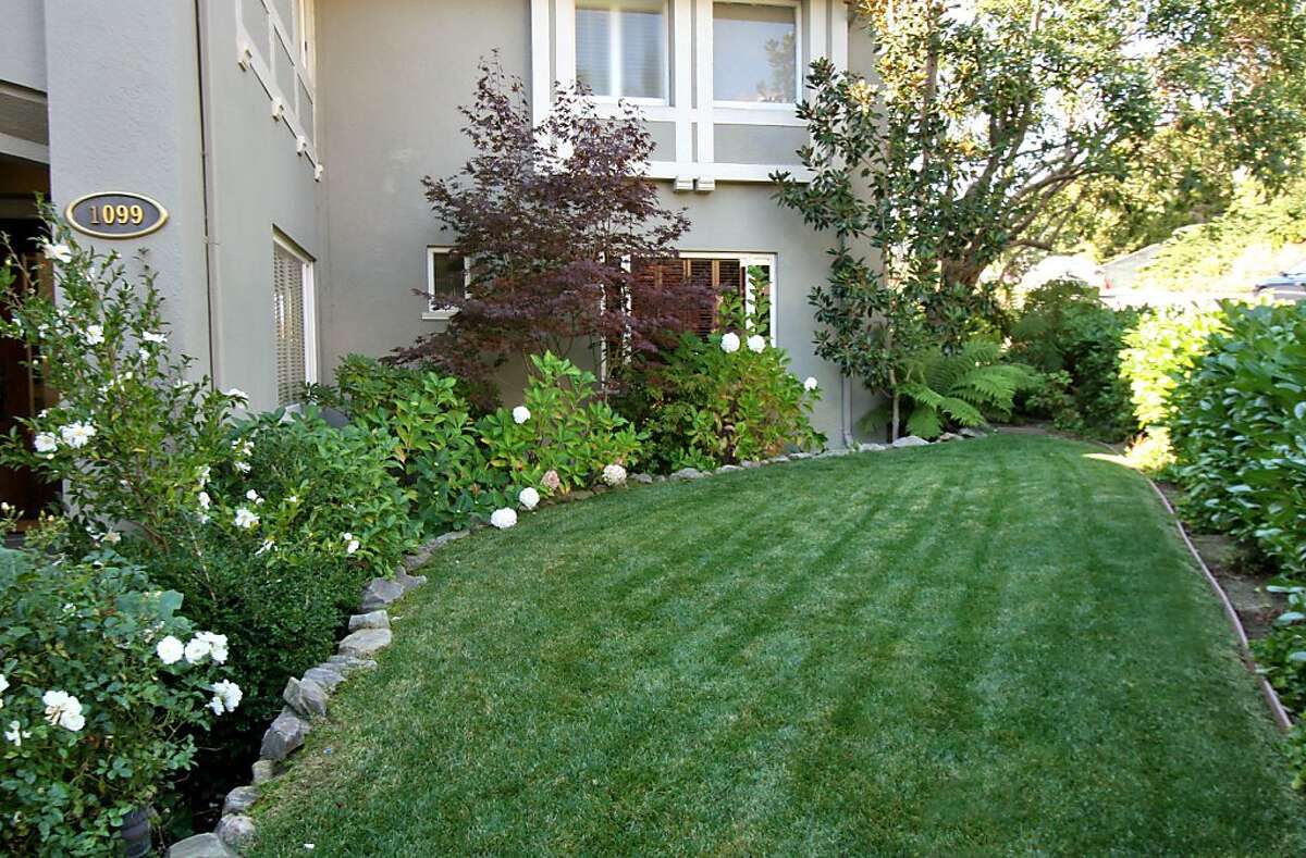 Traditional Oakland Crocker Highlands home