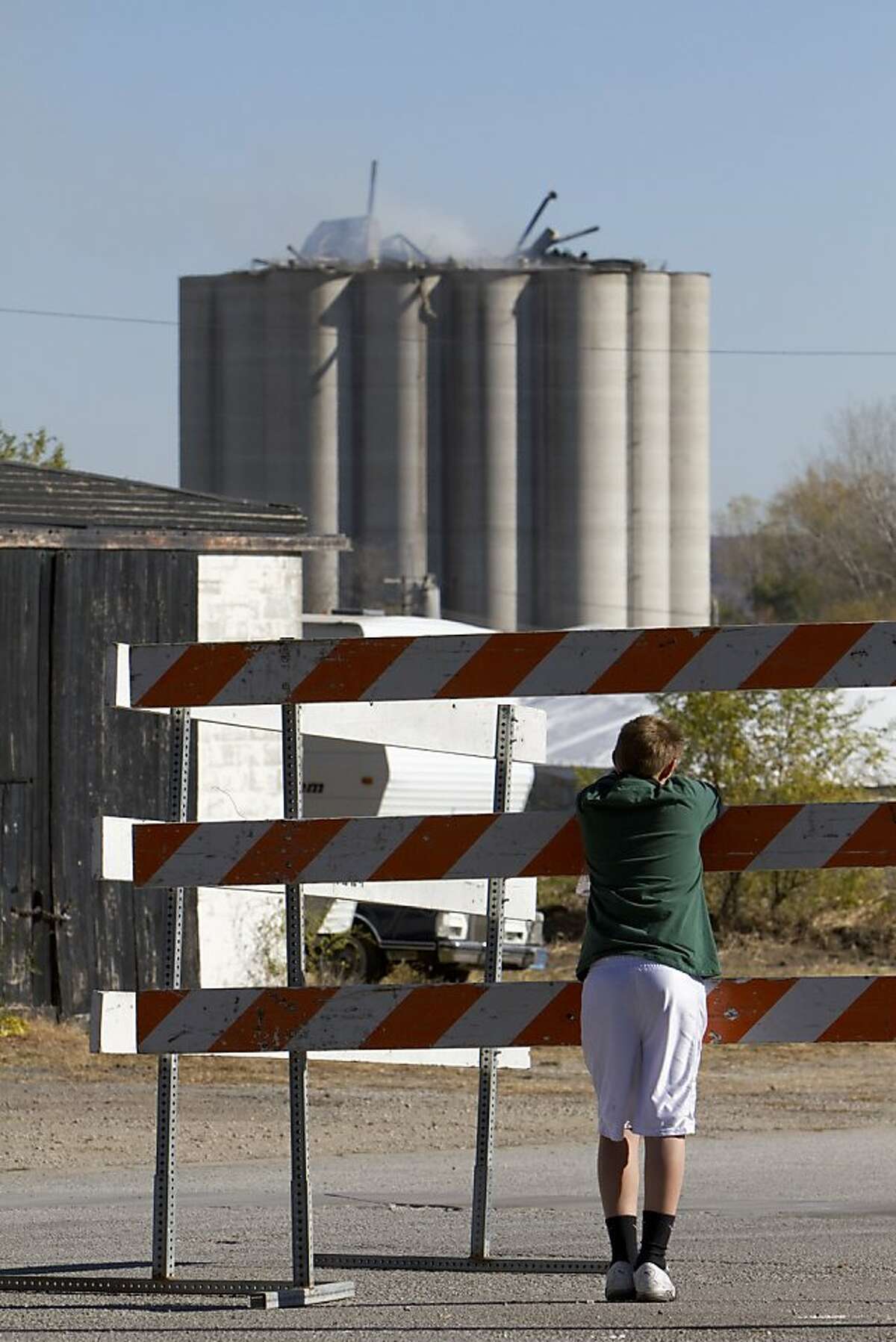 Last victims of Kansas grain elevator blast found