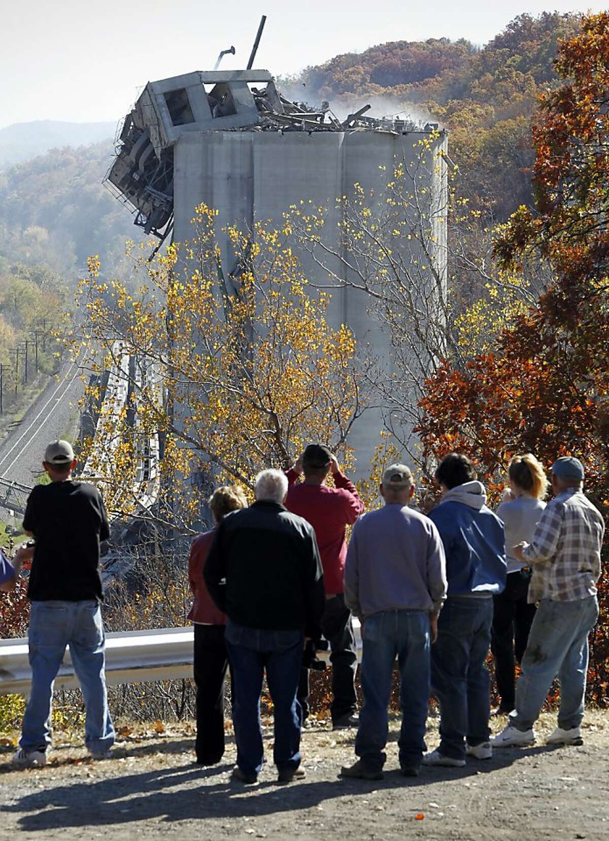 Last victims of Kansas grain elevator blast found