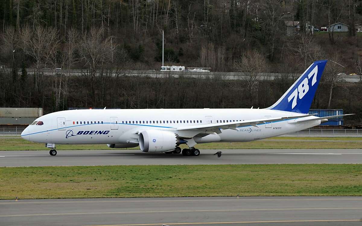 Boeing Dreamliner 787 carries 1st passengers