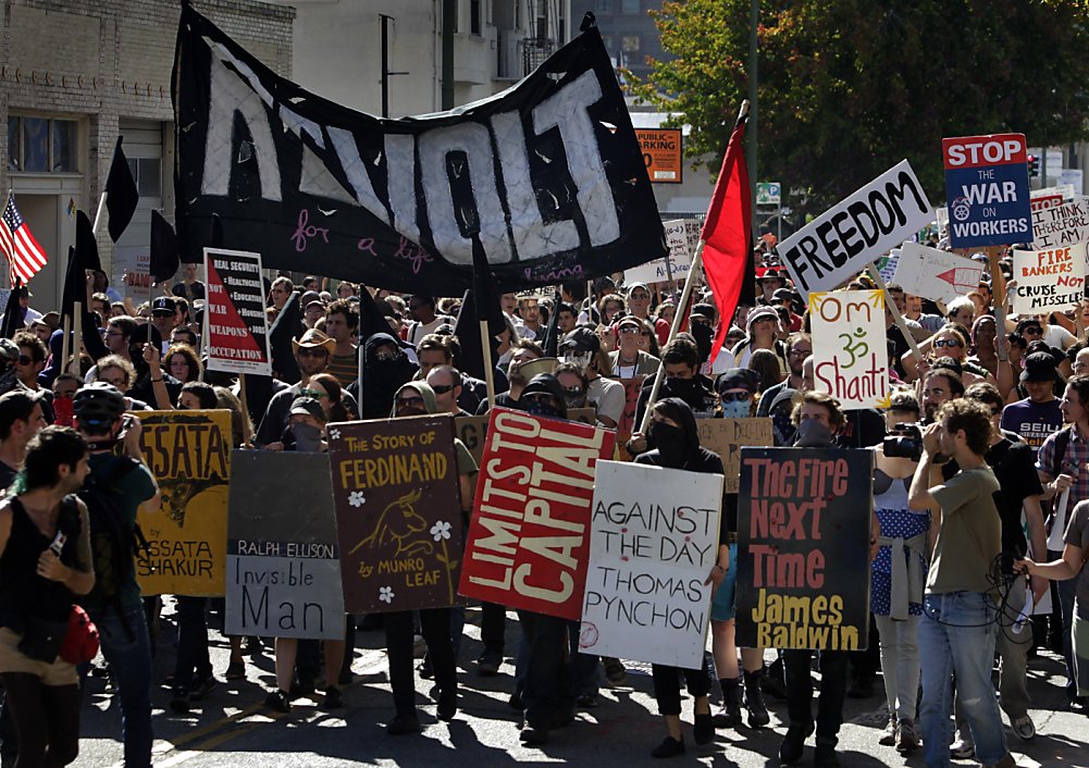 Occupy Oakland shuts streets, defy eviction order