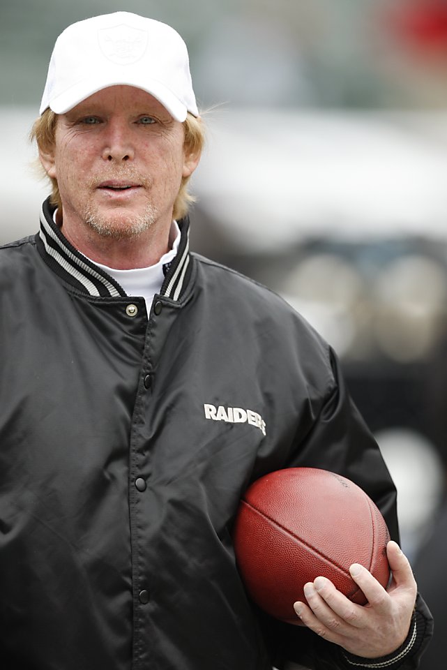 Davis family finances fine, Raiders' a bit shaky