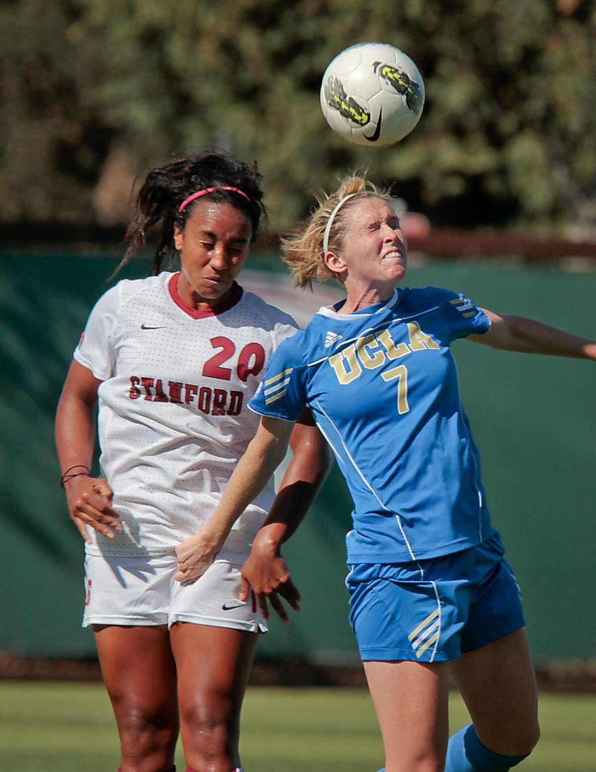 No. 1 Stanford soccer women beat No. 3 UCLA, 41