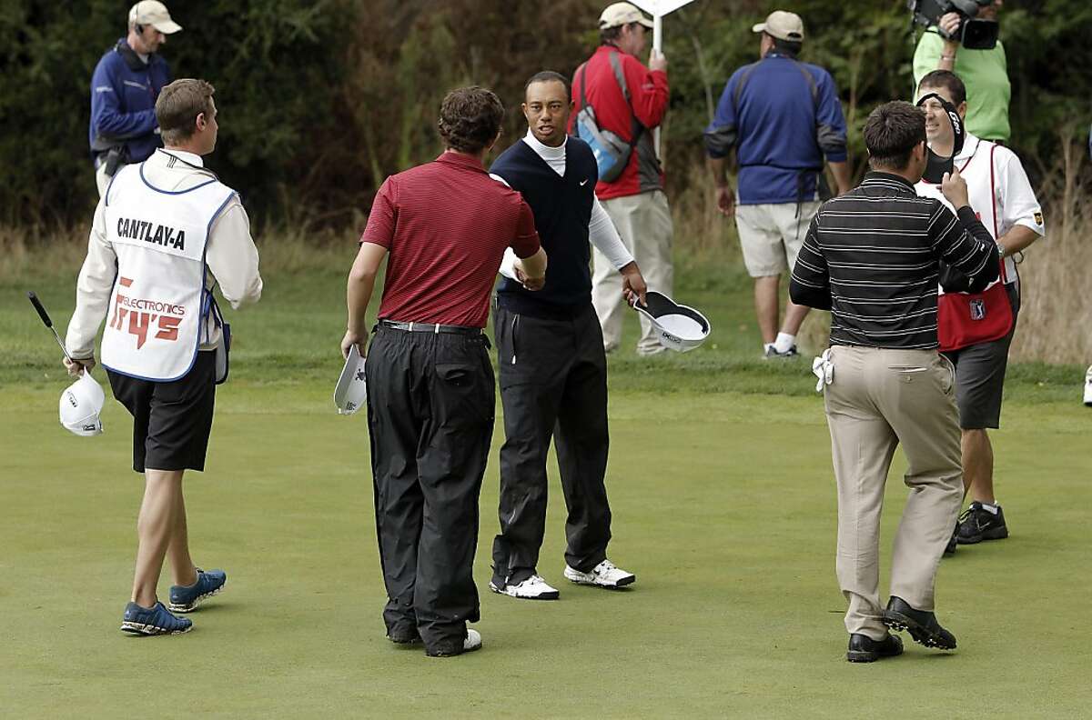 Tiger Woods has frustrating 1st round at CordeValle photo