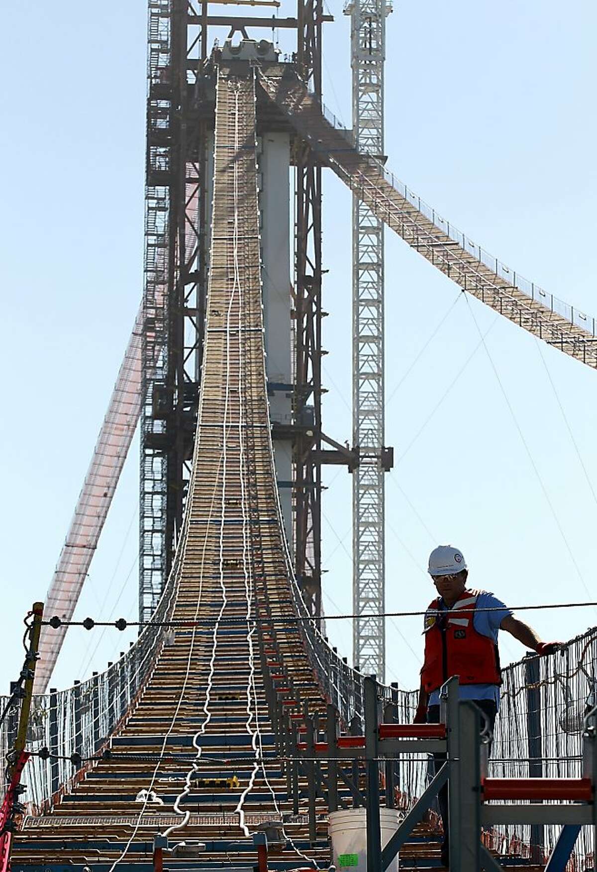 With catwalk lights, new Bay Bridge comes to life