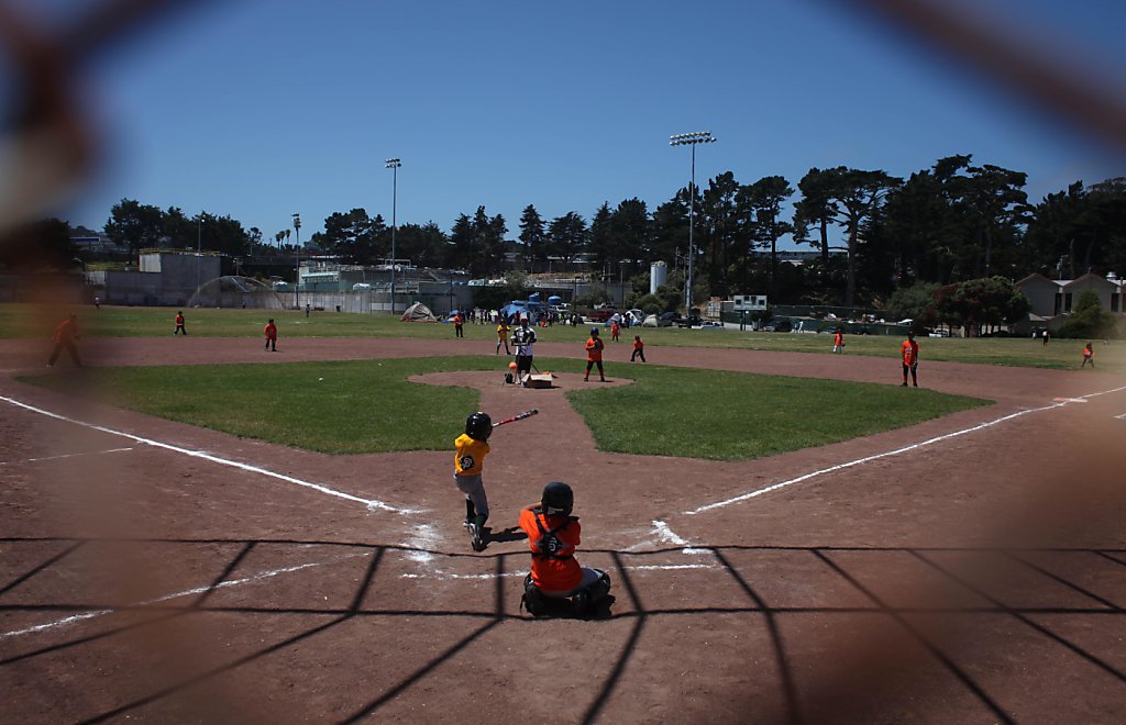 Junior Giants helps kids learn to be good sports